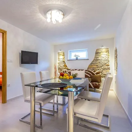 Little Gold Apartment Medulin